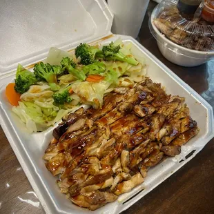 Large Chicken Veggie plate!
