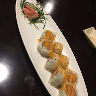 decent presentation  Spicy tuna roll