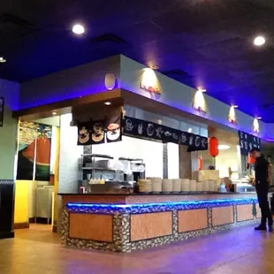 Strip lighting under the counter changes colors (4 colors)