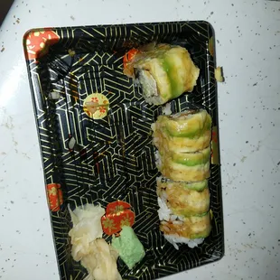 $9 specialty dragon roll! What a waste of money !!!