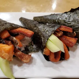 Salmon skin handrolls