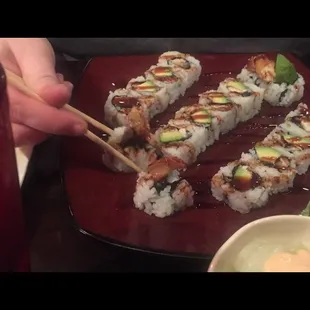 Eel avocado roll