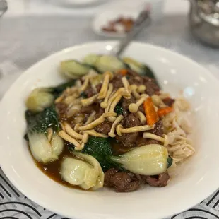Stir fried beef chow fun with sauce