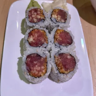 Spicy crunchy tuna roll