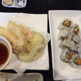 SPICY SALMON ROLL
