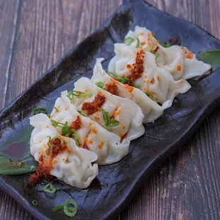Dumplings with Spicy Garlic Sauce