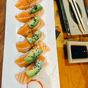 Salmon blue crab w/truffle oil (the blue crab is underneath instead of rice... ridiculously delicious)