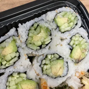 Avocado Roll w cucumber