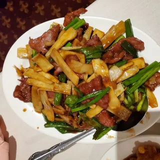 Sliced Beef with Scallions