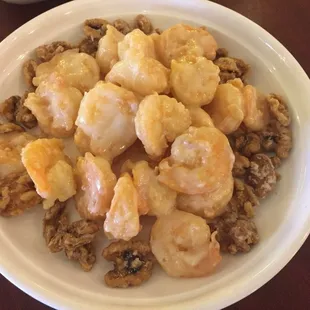 Tasteful walnut shrimp