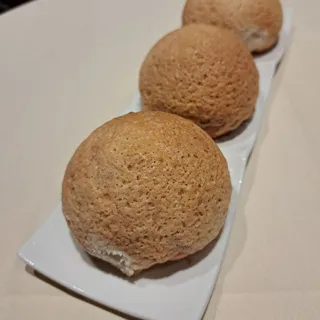 Baked BBQ Pork Bao / 焗叉烧包