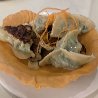Pan Fry Chive Dumplings / 香煎韭菜饺