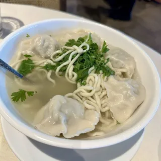 Dumpling Noodle Soup / 饺子汤面