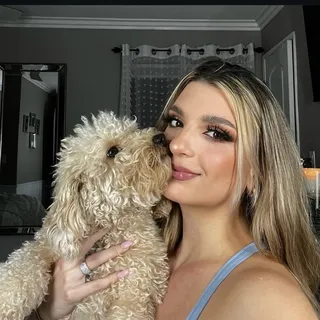 Allie R.