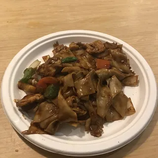 B2. Kung Pao Chicken Noodle