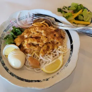 nan gyi toke (lunch)