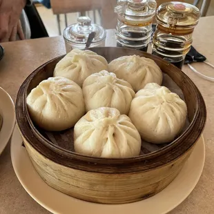 Steam pork buns