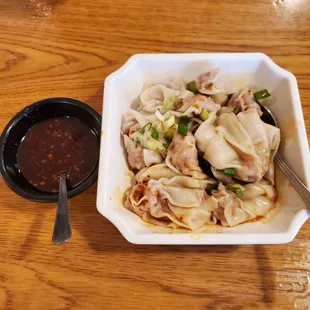 Wontons in Chili Sauce