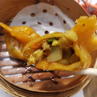 Savory Vegetable Dumpling (vegan)
