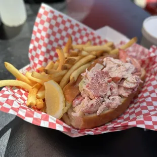 Lobster roll