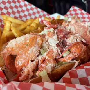 The Traditional Lobster Roll