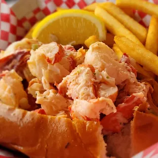 Traditional Lobster Roll