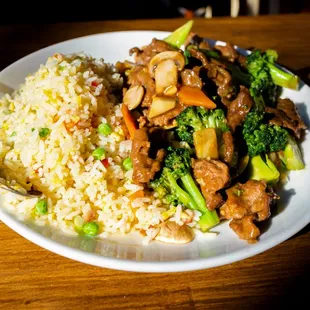lunch special (beef with broccoli)