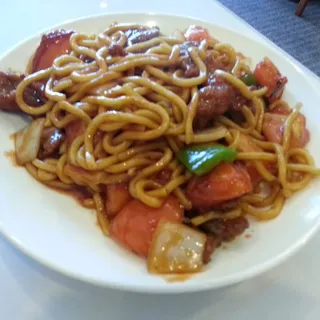 Tomato Beef Chow Mein