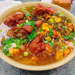 E15. Pig Feet Rice Noodle//