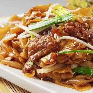E25. Beef Chow Foon
