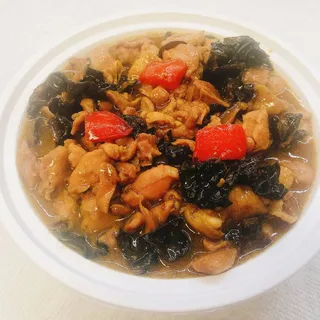 F13. Chicken with Mushroom and Wood Ear )