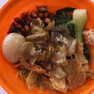 B9. Dry Roast Pork Luosifen