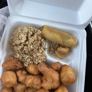 Horrible fried rice, sweet and sour chicken (sauce on the side) egg roll and tiny crab wonton