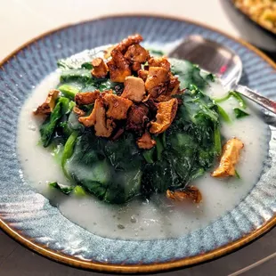 Snow Pea Leaves with Chanterelle