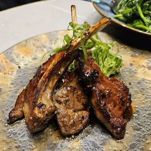 food, chicken wings and fried chicken