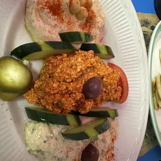 Falafeli with 3 Dips