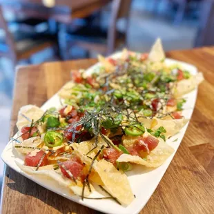 HH Poke Nachos | www.moniquedao.com