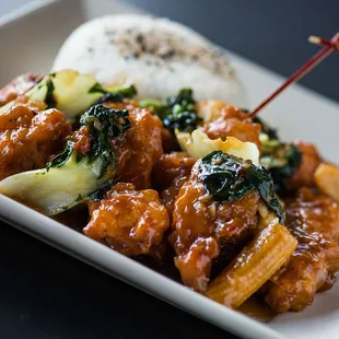 Looking for a meatless meal? We’ve got you covered with a variety of vegetarian options, like our Gardein Orange Chicken.