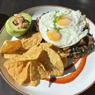 Pit-Smoked-Brisket Huevos Rancheros