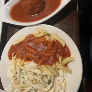 Half Mostaccioli half  Fettuccine Alfredo   And side of meatball