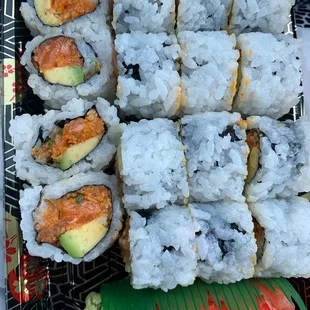 spicy salmon roll