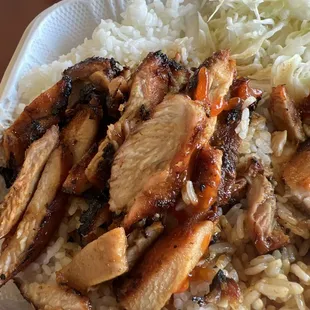 Had a delicious spicy chicken with rice and pickled cabbage. If you have a protein, rice, and veggie craving. Portions are generous!