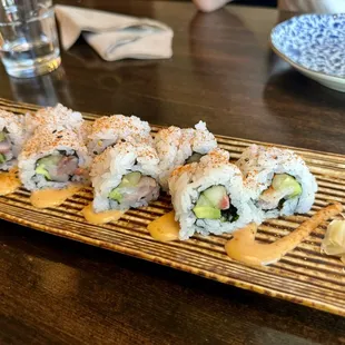 Spicy hamachi roll