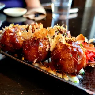 chicken wings and fried chicken, fried chicken wings, food, bbq chicken, fried chicken, chicken wings, chicken, bbq wings, poultry