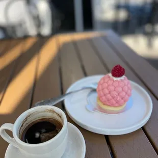food, cupcakes, dessert