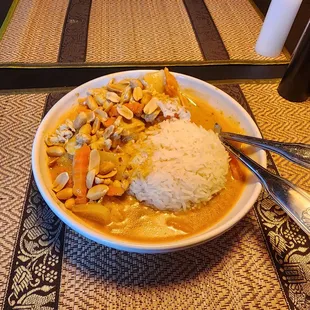 Massaman Curry Chicken (lunch special $8.95)