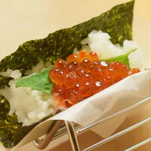 Try our Sushi bite!
Salmo egg Sushi