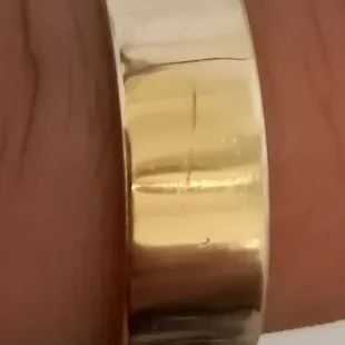 Scratched up rings. And to thick for a woman. Doesn&apos;t even fit my finger and my diamond wasn&apos;t added