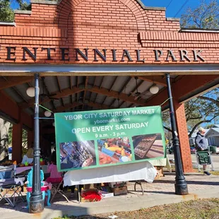 the entrance to the central park