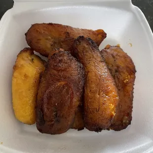 I had teo sides. The clam chowder was yummy and plantains were made the way i make them at home.